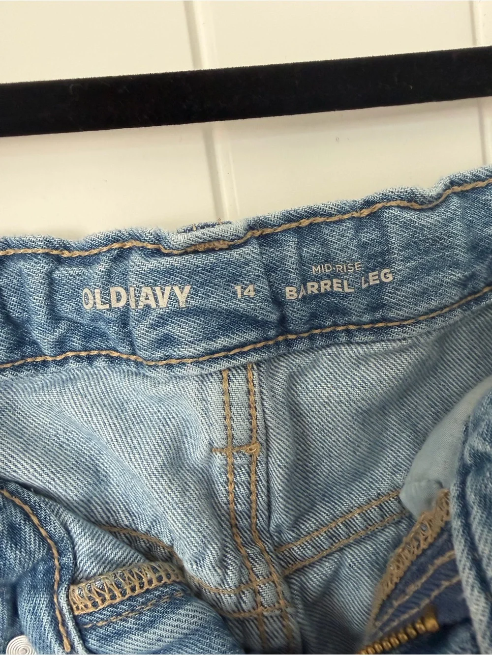 Old Navy Kids Light Wash Barrel-Leg Jeans